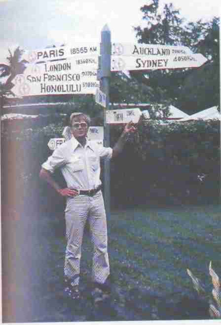 «С ума сойти — до Лондона 18600 км, даже до Токио — 12100!» (Нукуалофе, королевство Тонго), стр. 116